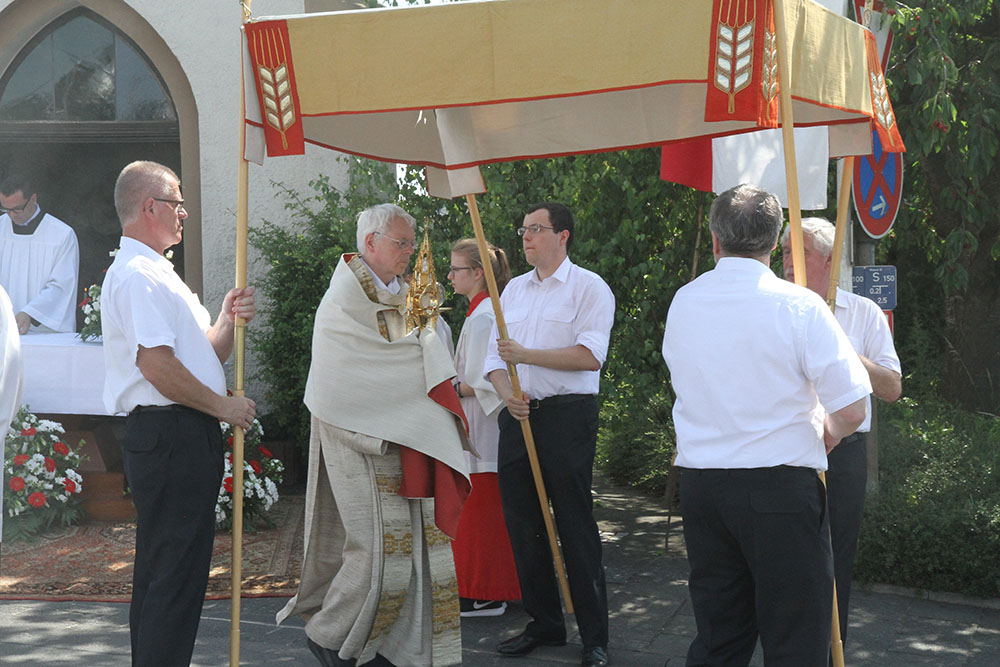 fronle17_097.jpg