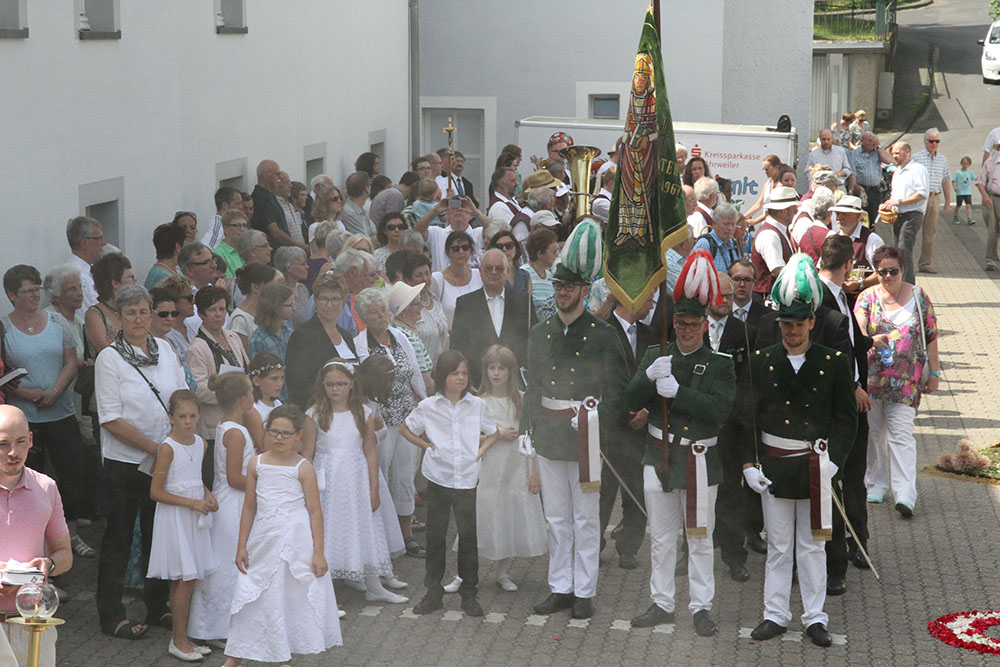 fronle17_122.jpg