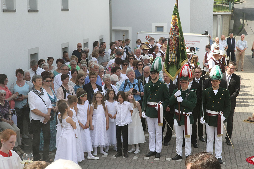 fronle17_125.jpg