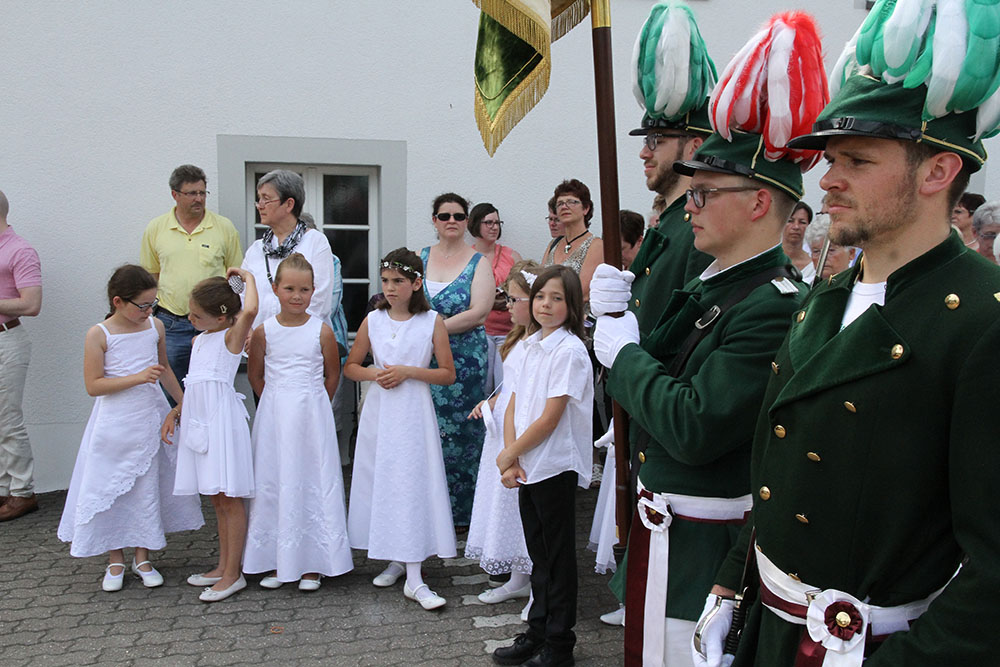 fronle17_130.jpg