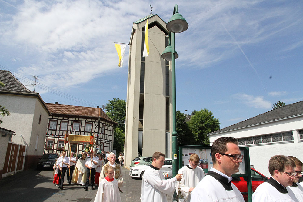 fronle17_154.jpg
